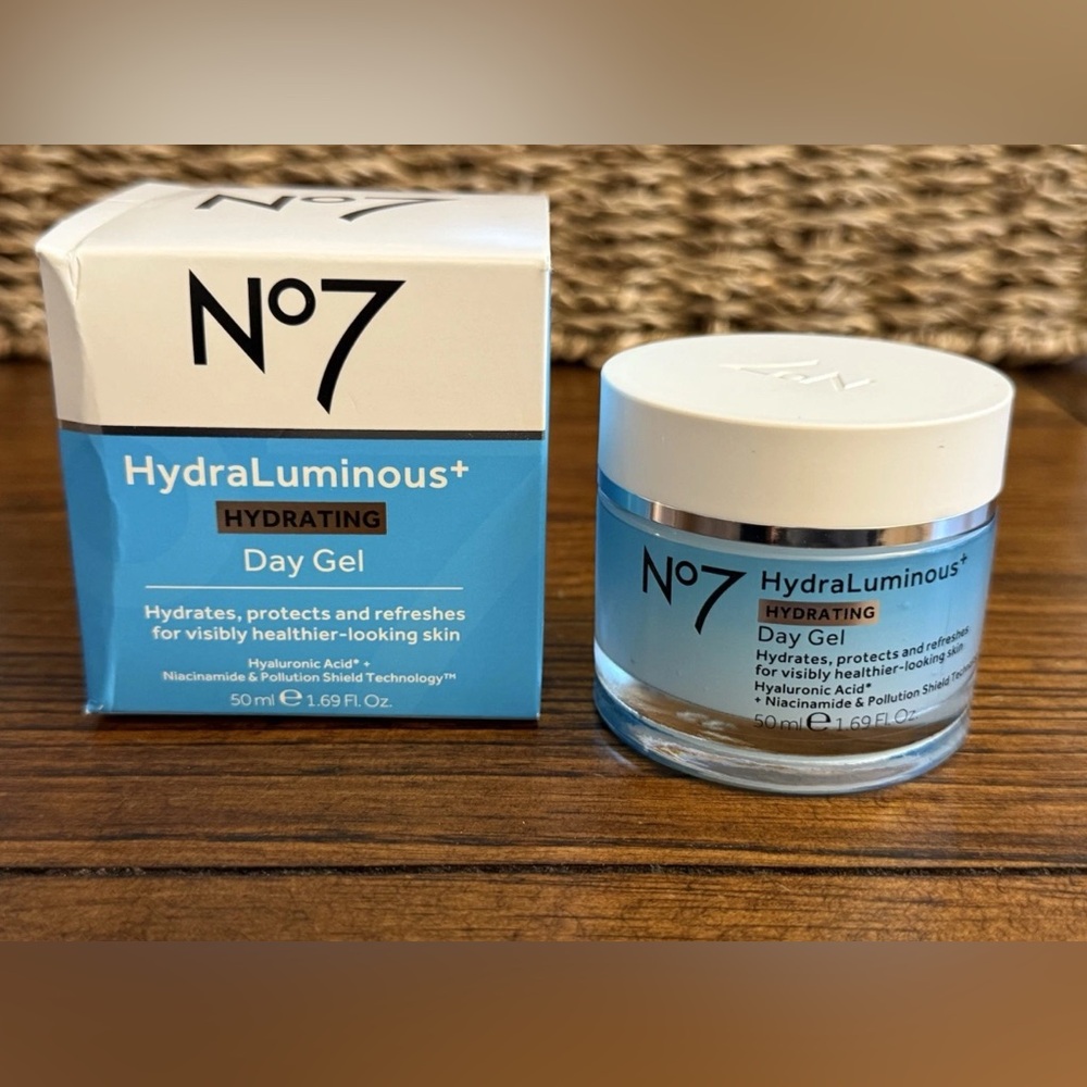 No 7 HydraLuminous+ Hydrating Day Gel 1.69 Fl Oz